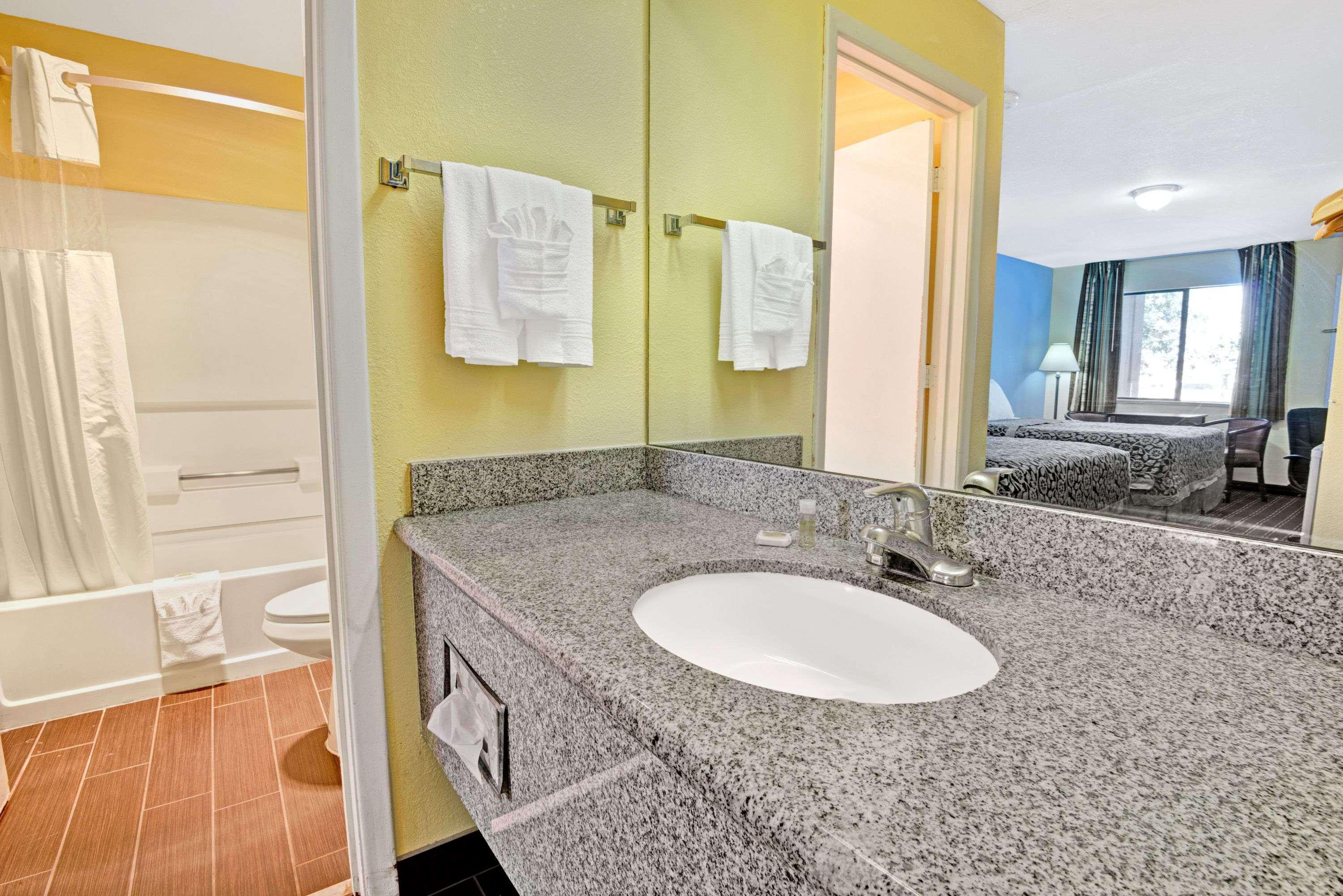 Days Inn By Wyndham Albuquerque West Εξωτερικό φωτογραφία